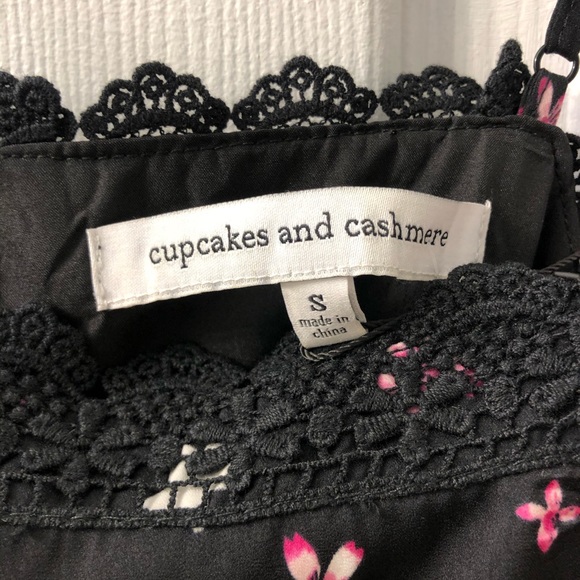 Cupcakes and cashmere Vickie Jumpsuit - Picture 7 of 16